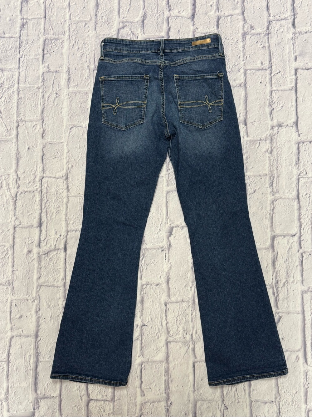 Denizen from Levi's Women's Medium Dark Blue Flare Jeans - Picture 2 of 3
